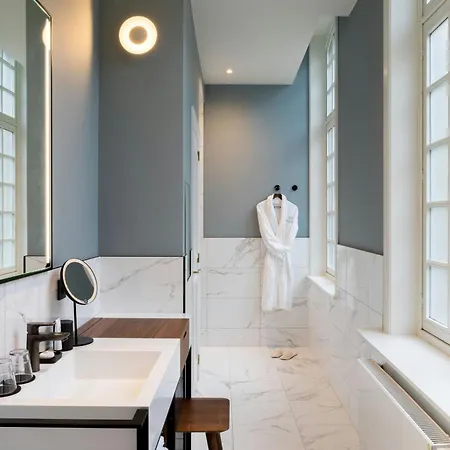 Sapphire House Antwerp, Autograph Collection 5*