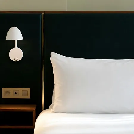 Sapphire House Antwerp, Autograph Collection 5*